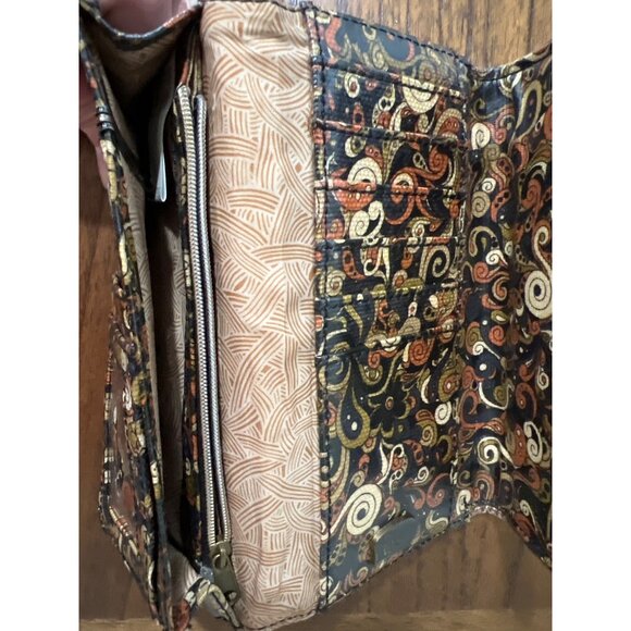 The Sak Sakroots wallet swirl design - Picture 5 of 8